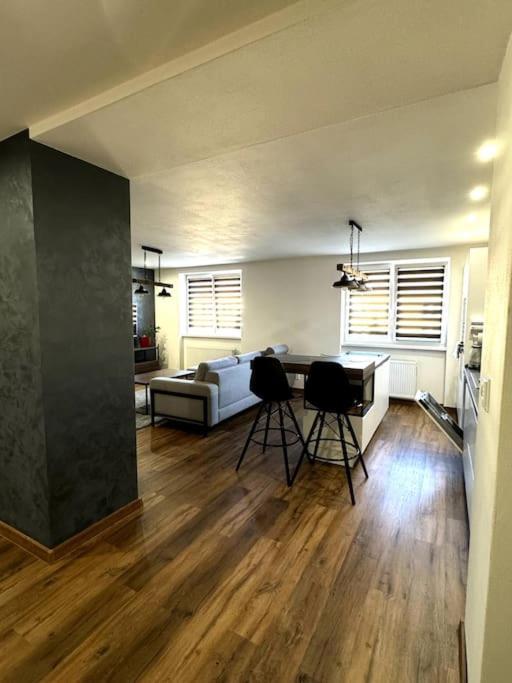 Modern Apartment In City Centre Banská Bystrica Exteriör bild