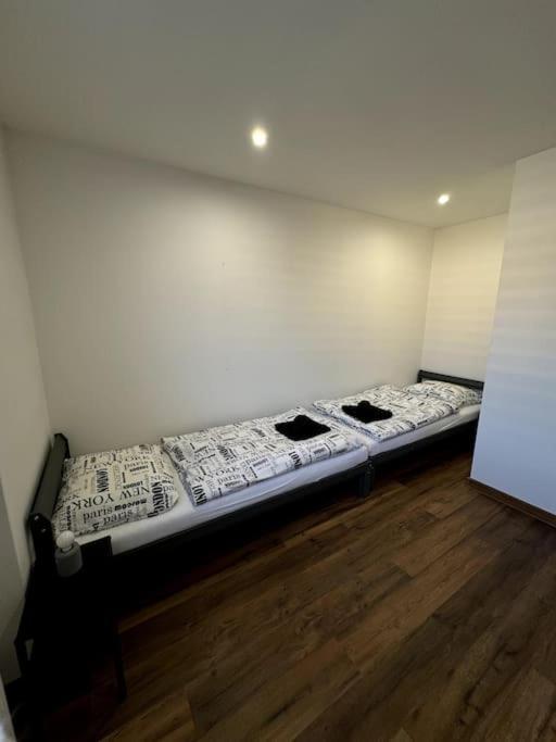 Modern Apartment In City Centre Banská Bystrica Exteriör bild