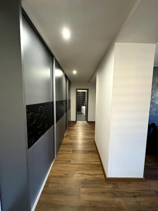 Modern Apartment In City Centre Banská Bystrica Exteriör bild
