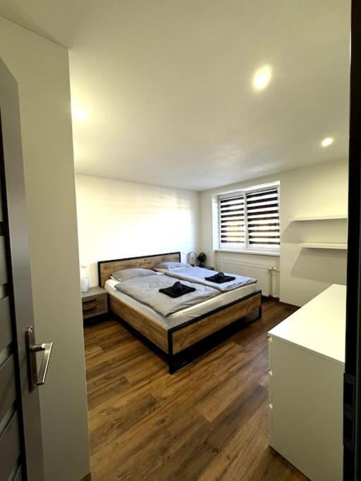 Modern Apartment In City Centre Banská Bystrica Exteriör bild